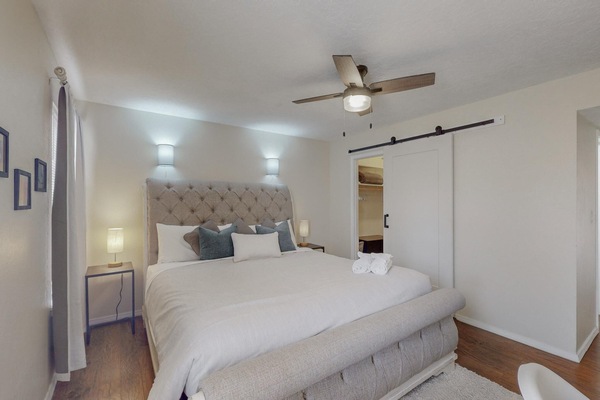 2 habitaciones, escritorio, tabla de planchar con plancha y wifi