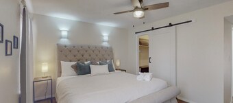 Quiet 2bd/2ba condo near parks&golf, yard for dogs