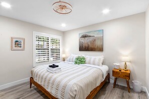 3 sovrum, strykjärn/strykbräda, gratis wi-fi och sängkläder