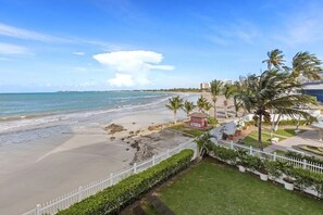 Beach towels - Amapola 3 Bedroom 3 Bathroom 1 Parking Beach Front Apt (Amapola)