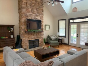 TV - Masters Week Rental! (Edgefield)