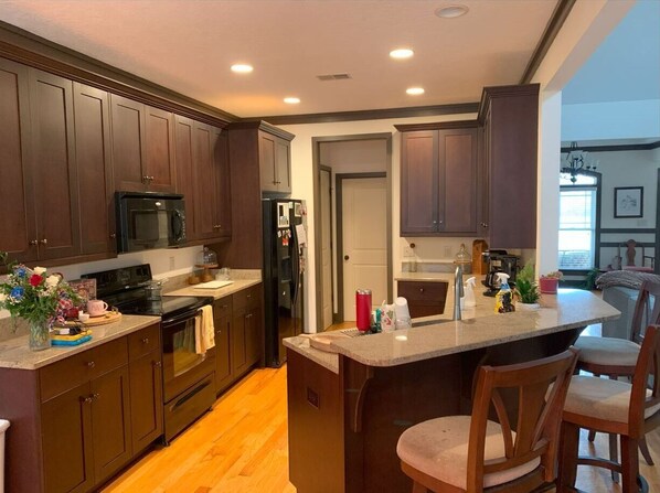 Private kitchen - Masters Week Rental! (Edgefield)