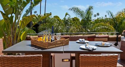 Stunning and Spacious Townhouse at West Beach with Private Rooftop Patio!