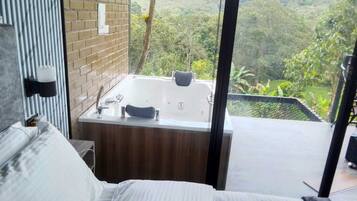 Standard Cabin | Living area | 55-inch flat-screen TV with premium TV channels, TV