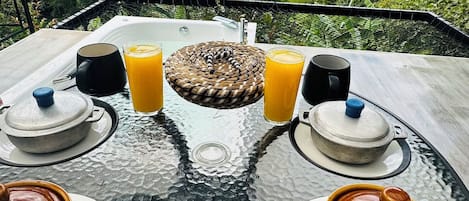 Luxury Cabin, 1 Bedroom | In-room dining