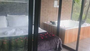 Standard Cabin | 1 bedroom, premium bedding, down comforters, free WiFi