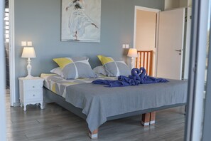 3 habitaciones, tabla de planchar con plancha, wifi y ropa de cama 