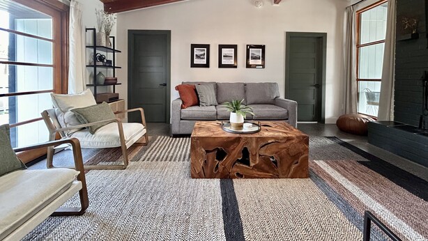 Living area - Birch Bayside Retreat - AC, Pet Friendly & Close to the Beach! Luxury 2 Bedroom (Blaine)