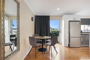Prickly Pear Stays Jesmond 1-bedroom | Esszimmer
