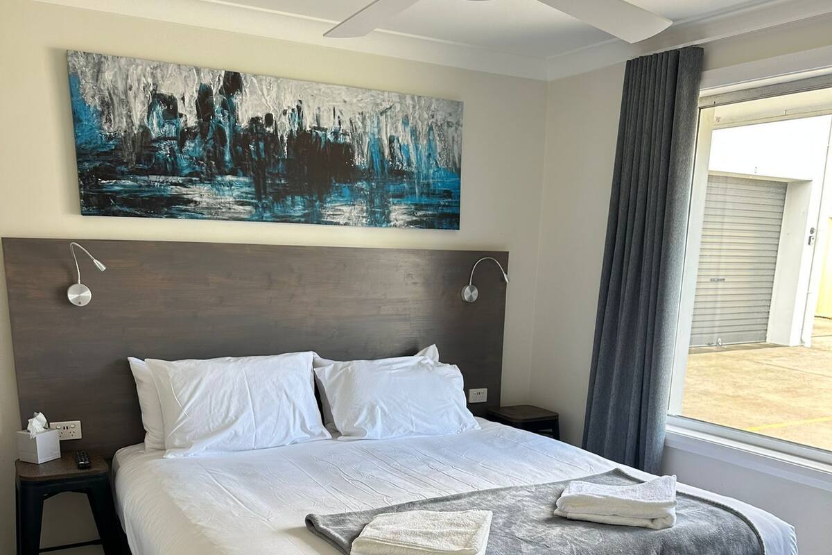 公寓, 1 張特大雙人床, 身障無障礙空間 (Prickly Pear Stays Jesmond 1-bedroom) | 書桌、筆電工作空間、熨斗/熨衣板、免費無線上網