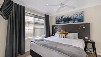 Prickly Pear Stays Jesmond 1-bedroom | 1 bedroom, individually furnished, desk, laptop workspace