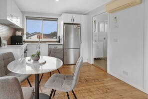 Prickly Pear Stays Jesmond 1-bedroom | Esszimmer