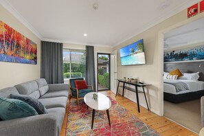 Prickly Pear Stays Jesmond 1-bedroom | Living area | Smart TV - Prickly Pear Stays Jesmond - Short Term Accommodation (Jesmond)