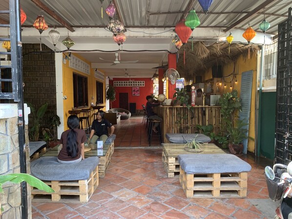BBQ/picnic area - Villa Martial Arts Gym & Hostel (Phnom Penh)