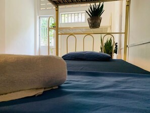 Basic Shared Dormitory, Non Smoking - Villa Martial Arts Gym & Hostel (Phnom Penh)