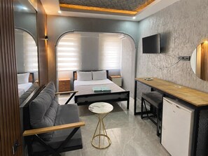 Room, Non Smoking | Premium bedding, down comforters, Select Comfort beds, soundproofing - Aden otel (Bursa)