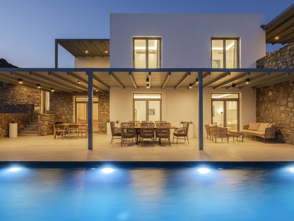 Outdoor pool, pool loungers