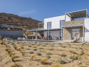 Fachada de la propiedad