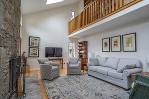 Smart TV - Heavenfell | Spacious Montreat Home | 1 Mile from Lake Susan & Conference Center! (Montreat)