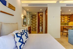 1 bedroom, iron/ironing board, WiFi, bed sheets - Nomada Loft Zona Romantica Rooftop Infinity Pool (Puerto Vallarta)