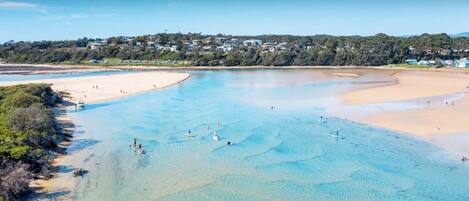 Camastros y toallas de playa