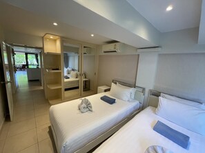 2 bedrooms, WiFi, bed sheets - Peaceful retreat at Kalim Bay - pool, bar, garden (Patong)