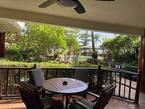 Outdoor dining - Peaceful retreat at Kalim Bay - pool, bar, garden (Patong)