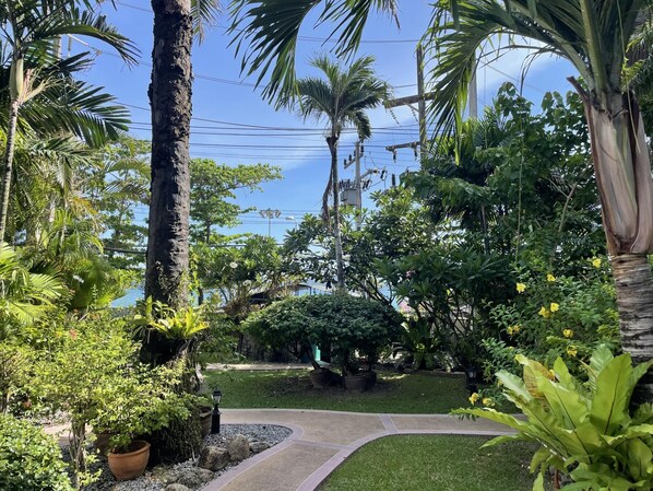 Property grounds - Peaceful retreat at Kalim Bay - pool, bar, garden (Patong)