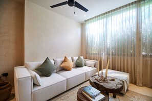 Living area - Luxury 3 BD & 3BA Apartment in the Heart of Tulum for 8 PPL Private Rooftop  (Tulum)