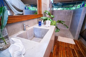 Towels, soap, shampoo, toilet paper