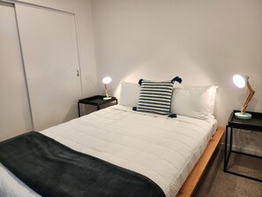 City Apartment | Iron/ironing board, free WiFi - U Suites on Victoria (Wellington)