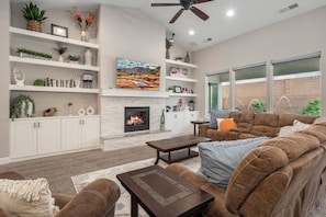 Smart TV, fireplace, DVD player, table tennis