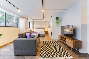 1 chambre, bureau, fer et planche à repasser, Wi-Fi