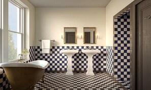 Designer toiletries, hair dryer, towels, soap - Shenandoah Mansions, an Ash Hotel (Richmond)