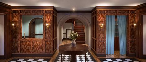 Check-in/check-out kiosk