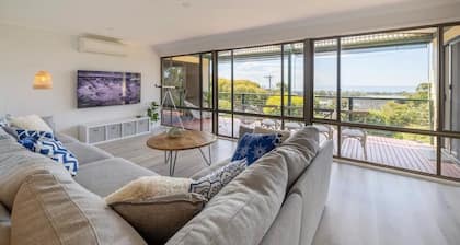 OCEAN VIEWS Serenity by Arthurs seat state park