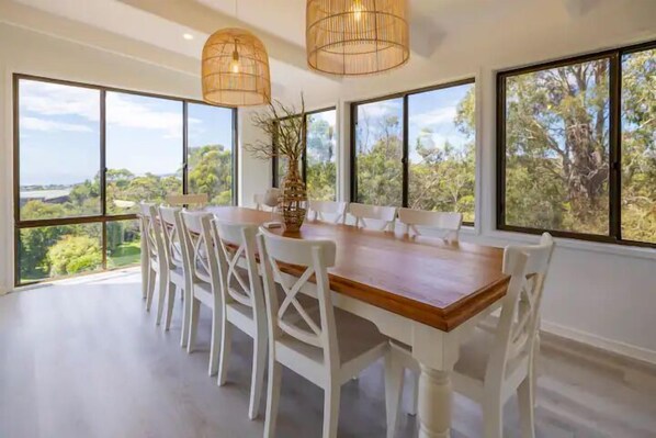 Dining - OCEAN VIEWS Serenity by Arthurs seat state park (Dromana)