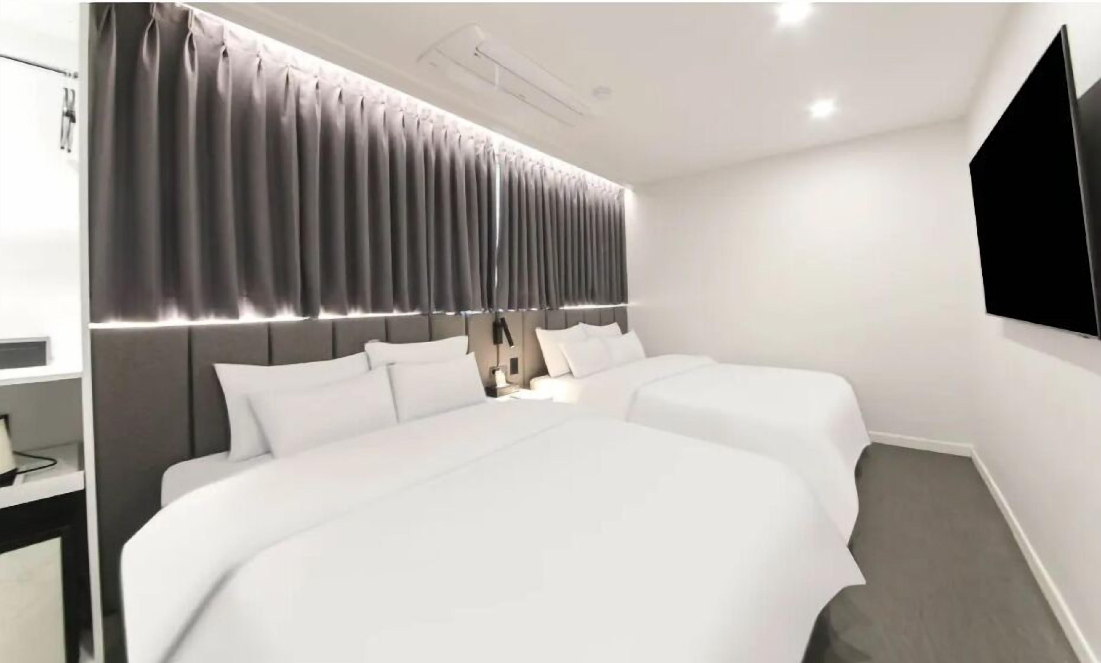 家庭客房 | 低過敏寢具、記憶床墊、書桌、免費無線上網