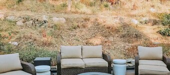 Lakeside Retreat With Hot Tub, Amazing Views, And An Animal Sanctuary!
