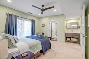 3 bedrooms, desk, iron/ironing board, free WiFi