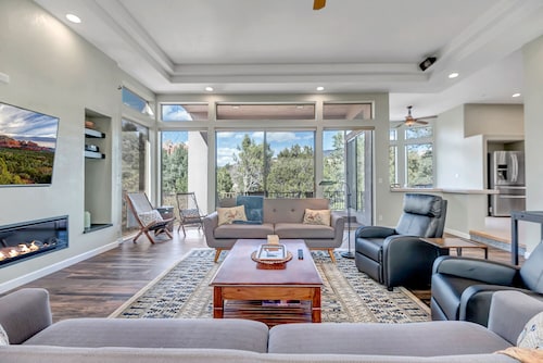 Experience luxury at Sedona SunTerra, a spacious 3-bedroom retreat with stunning Red Rock views.