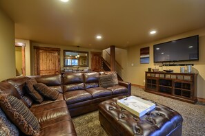 Smart TV y chimenea