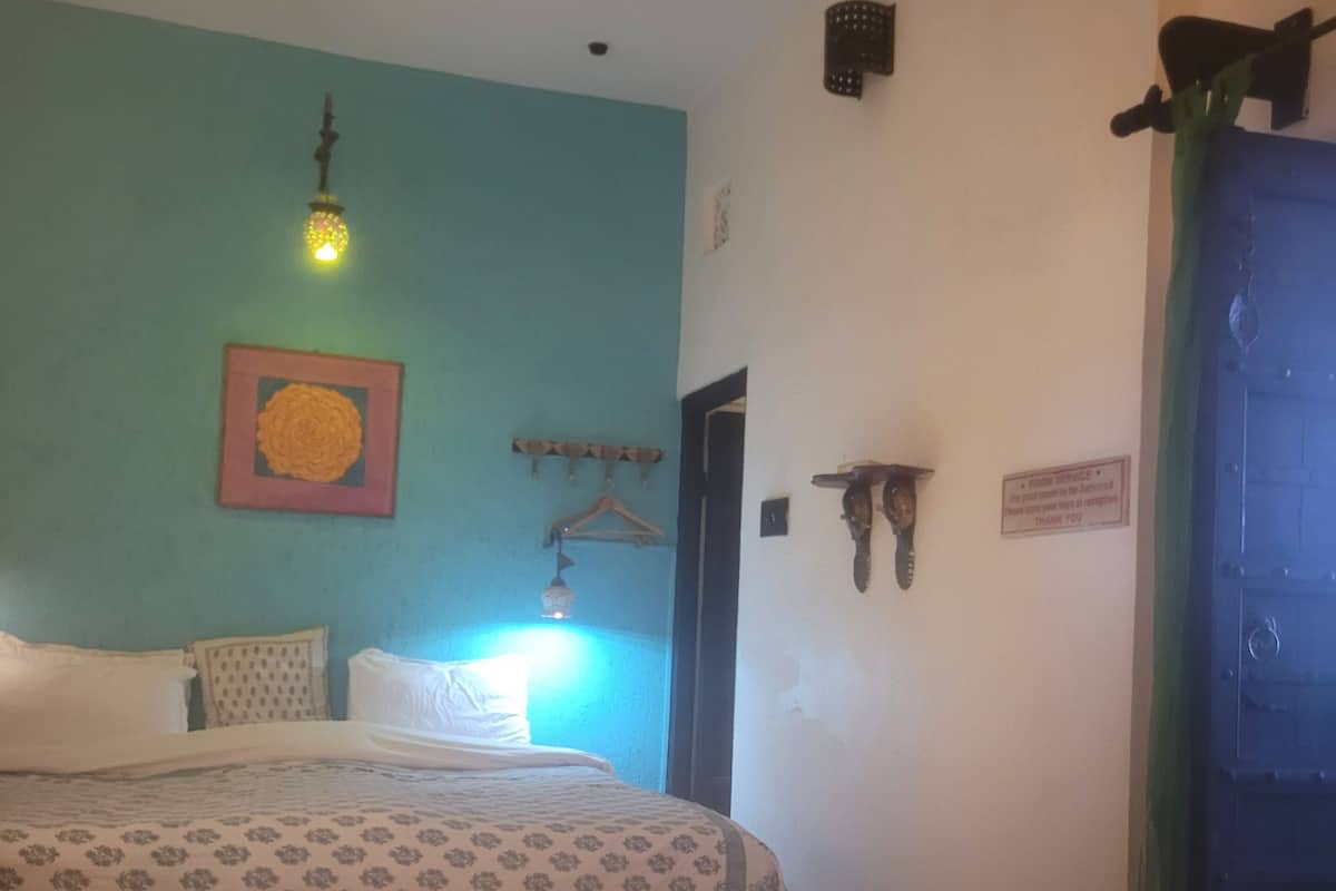 Basic Double or Twin Room, Non Smoking, Private Bathroom
