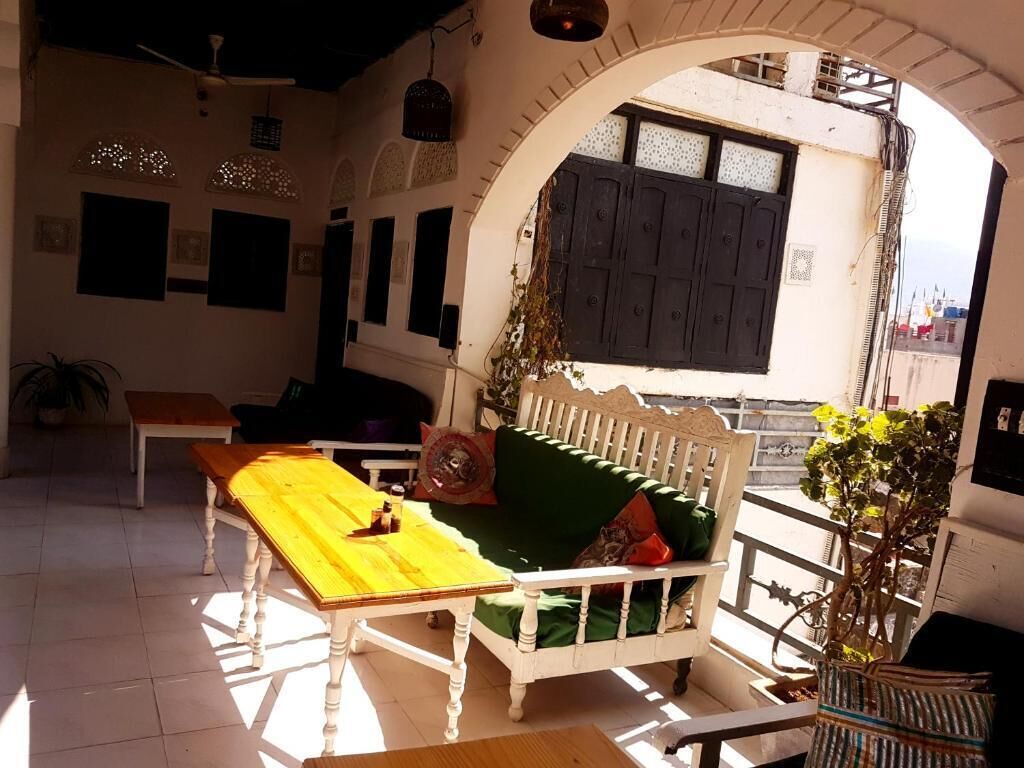 المنطقة المحيطة بالمنشأة