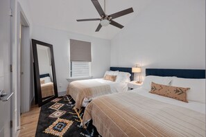 3 soveværelser, skrivebord, strygejern/strygebræt, weekendseng