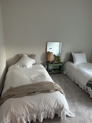 4 bedrooms, desk, free WiFi, bed sheets