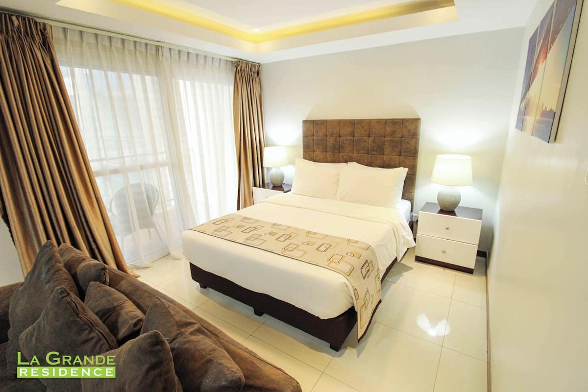Grand Studio | 1 bedroom, in-room safe, free WiFi, bed sheets