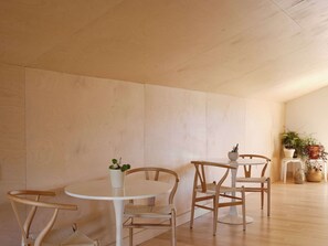 Dining - Mountain view family room (Bassin)