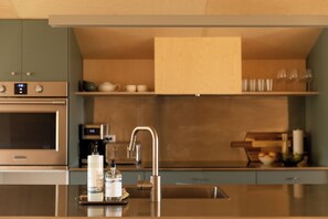 Køleskab, ovn, kogeplade, opvaskemaskine