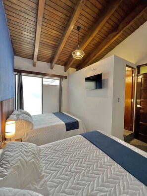 Business Studio Suite | Desk, laptop workspace, iron/ironing board, free WiFi - Hotel Citadin Z10 (Guatemala City)